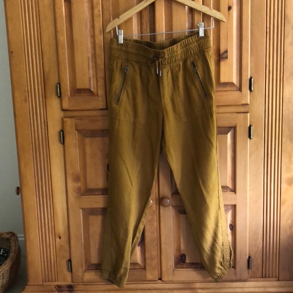 Athleta Cabo Linen Jogger. Machine washable fabric with a relaxed fit. Worn 2x - Picture 3 of 15